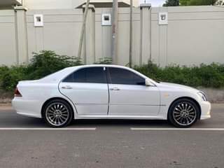A picture of TOYOTA CROWN ATHLETE