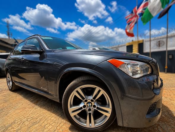 A picture of BMW X1 XDrive 28i V8 Engine Gray