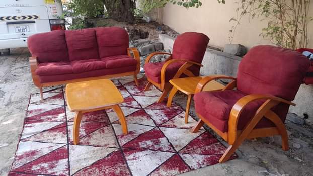A picture of Vintage sofa set
