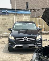 A picture of FOREIGN USE 2016 MERCEDES BENZ GLE350