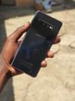 A picture of SAMSUNG S10 PLUS