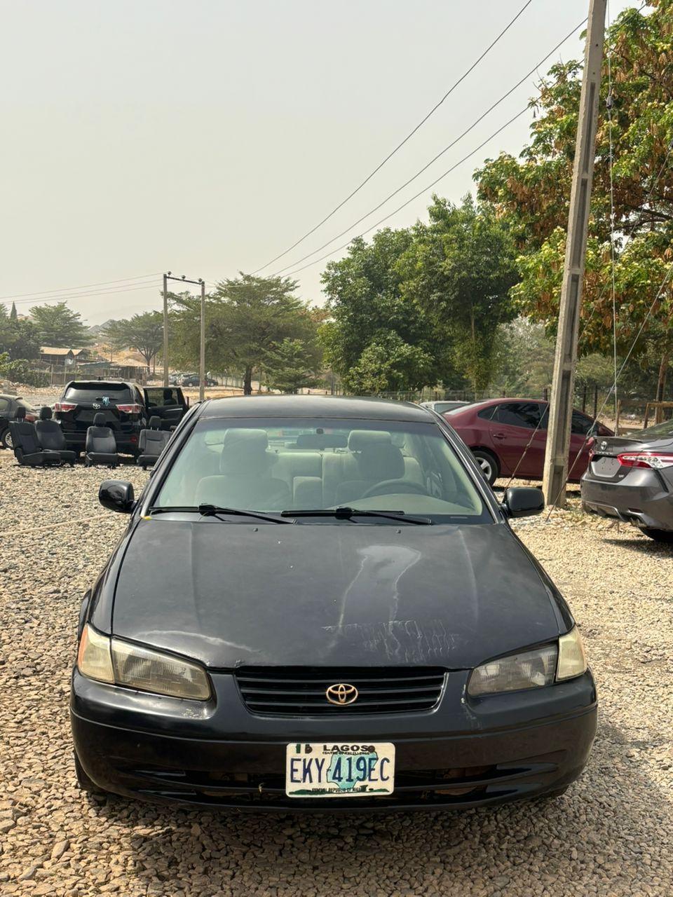 A picture of Toyota Camry pencil light