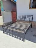 A picture of NAUza kitanda 5 6 chuma nzito nene Bei 165 tuu