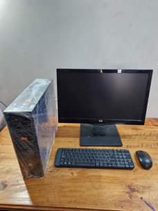 A picture of Hp desktop Computer ya LIBRARY