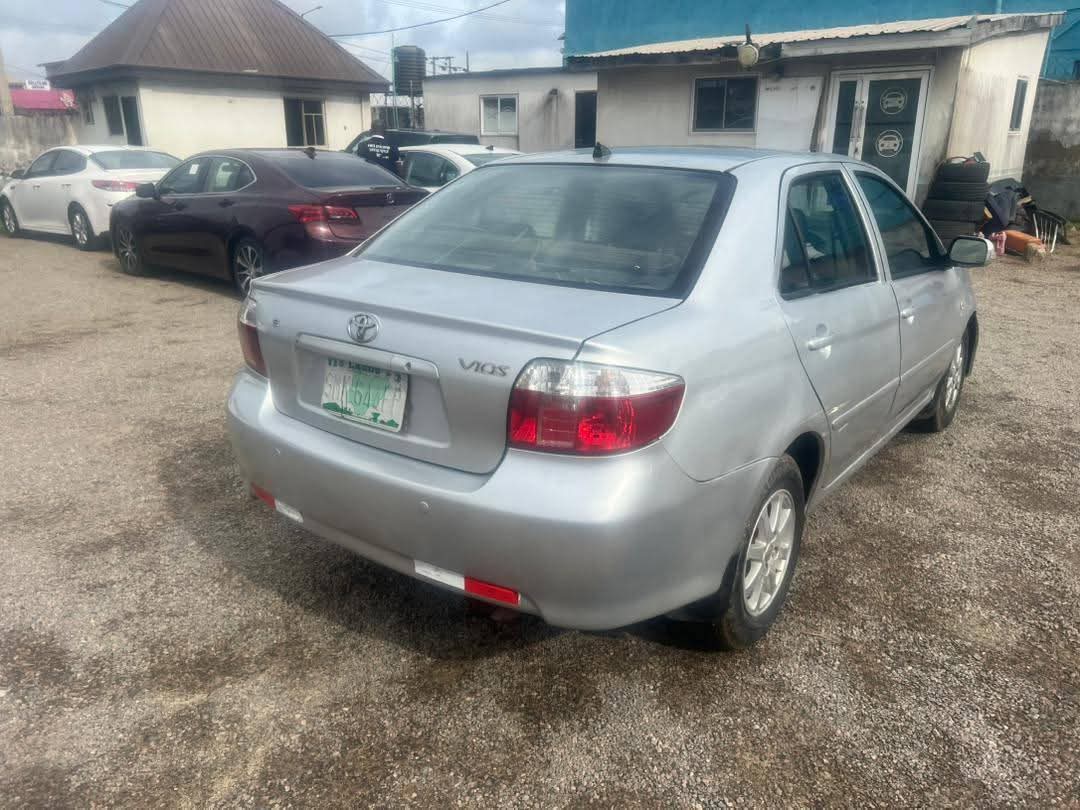 A picture of 2004 Toyota vios yaris