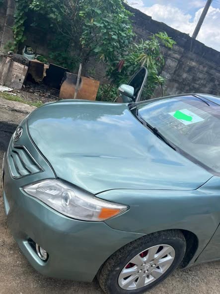 A picture of car