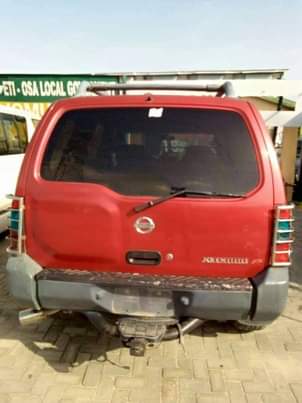 A picture of 2001 Nissan 2001