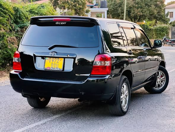 A picture of TOYOTA KLUGER DTU INAUZWA