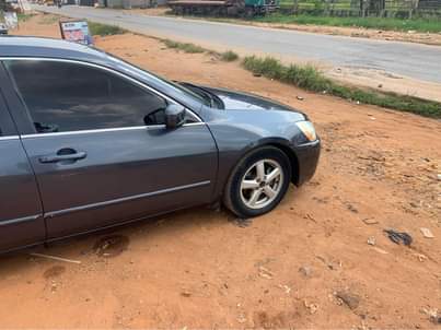 A picture of Honda accord 04