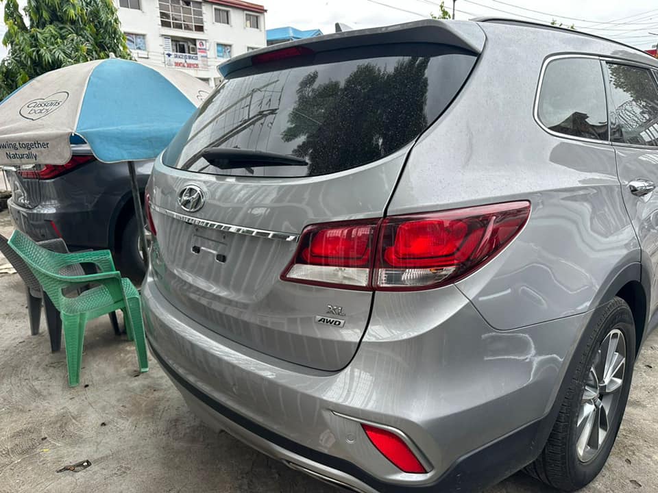 A picture of Hyundai Santa Fe