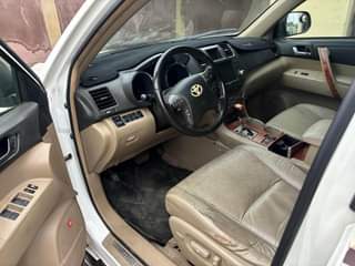 A picture of 2010 Toyota Highlander Limited