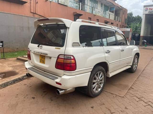 A picture of Land cruiser v8 for sale automatic transmission petrol