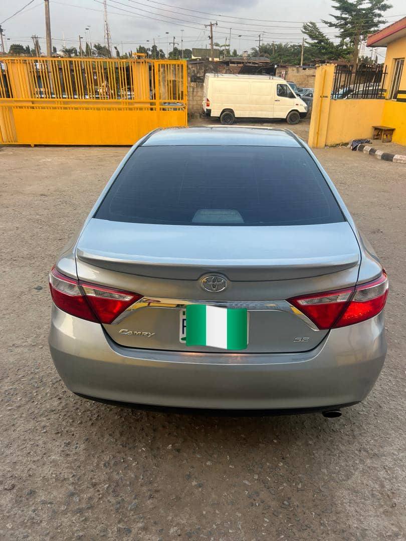 A picture of 2015 Toyota Camry SE