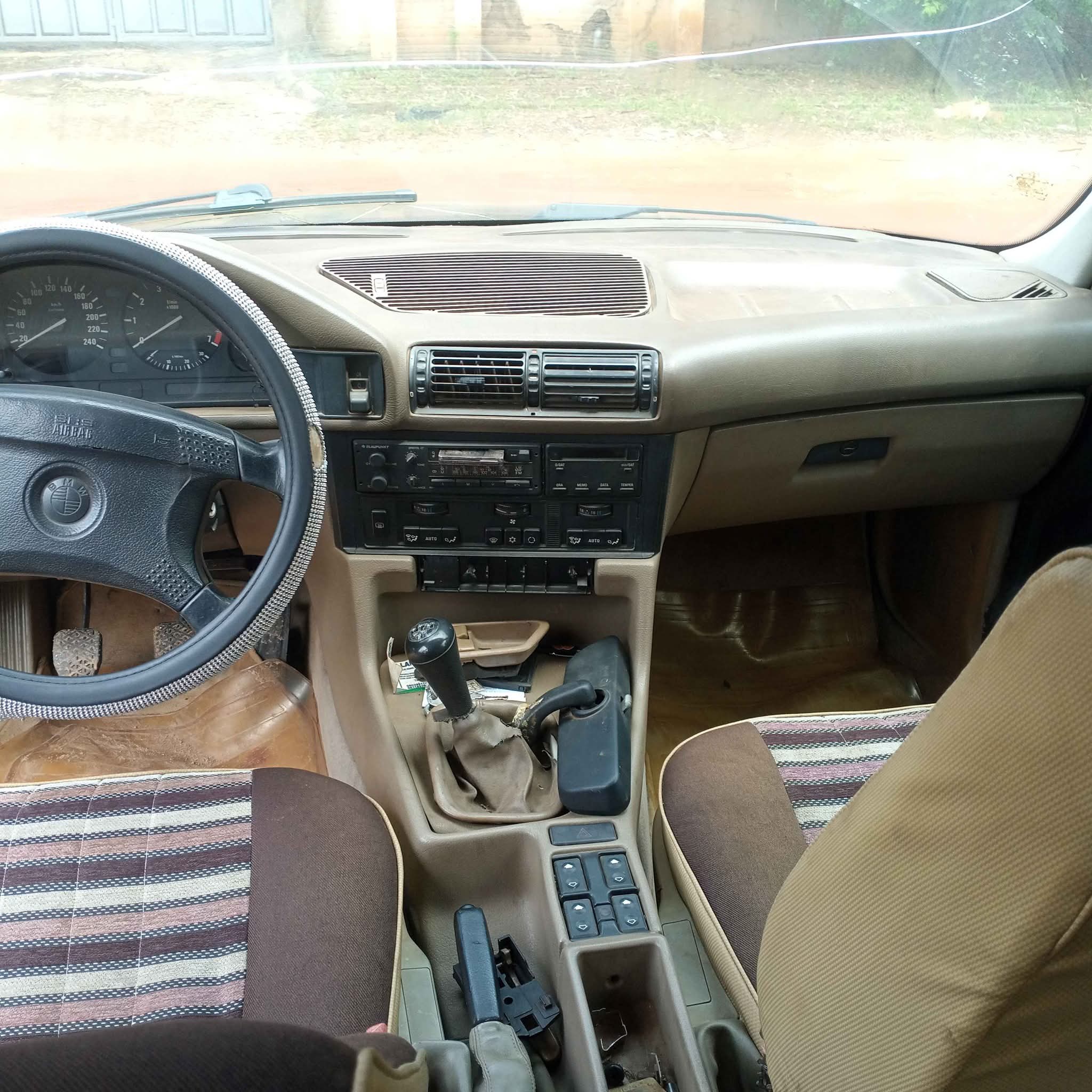 A picture of V6 USED BMW MANUAL GEAR 1.650 MILLION FHA NYANYA ABUJA