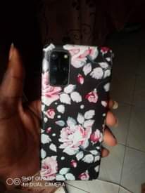 A picture of Samsung galaxy S20