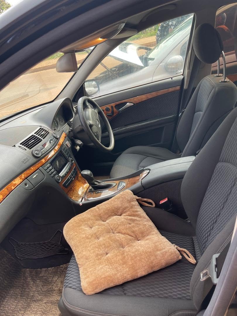 A picture of MERCEDES BENZI E CLASS