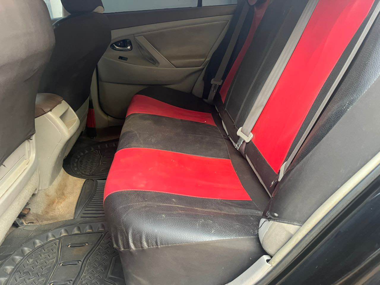 A picture of Toyota Camry LE 2008