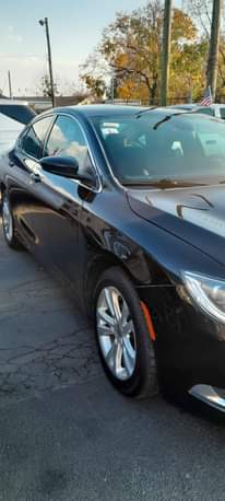 A picture of 2015 Chrysler 200 Limited Sedan 4D