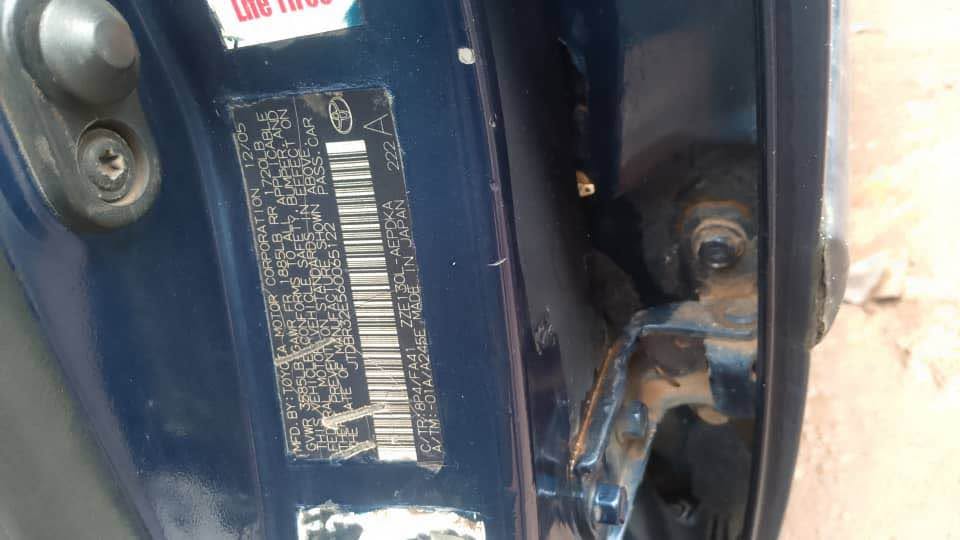 A picture of Dealer Market Buy and TOW 2005 COROLLA LE No ENGINE