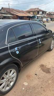A picture of Toyota Avalon limited edition