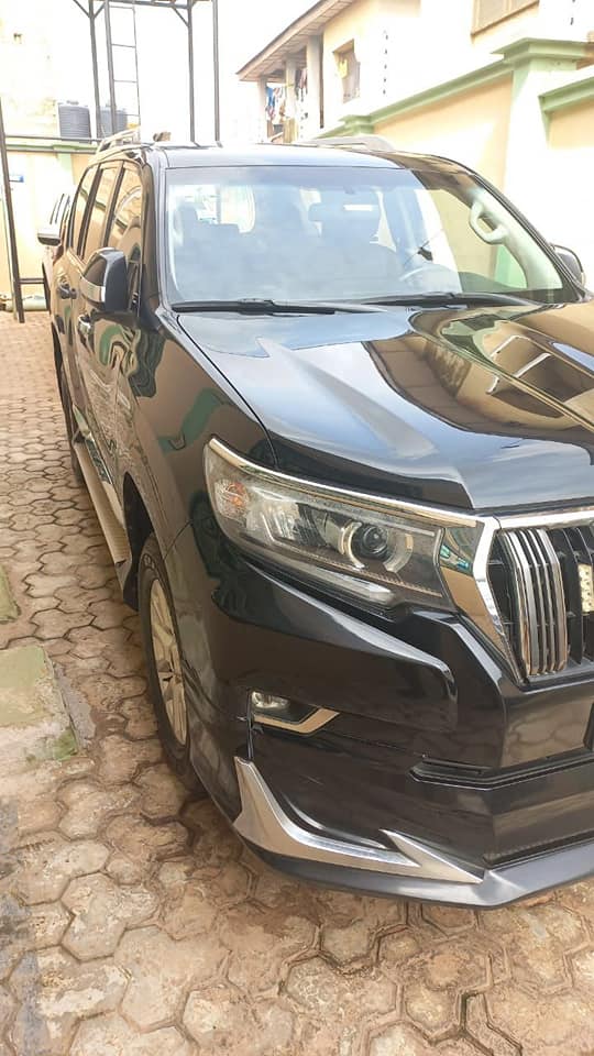 A picture of Toyota Prado 2019 model everything working perfect nothing to fix