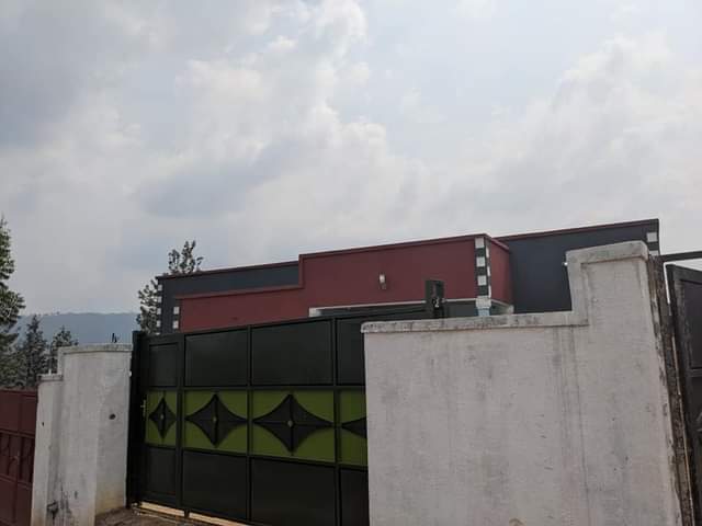 self compound houses