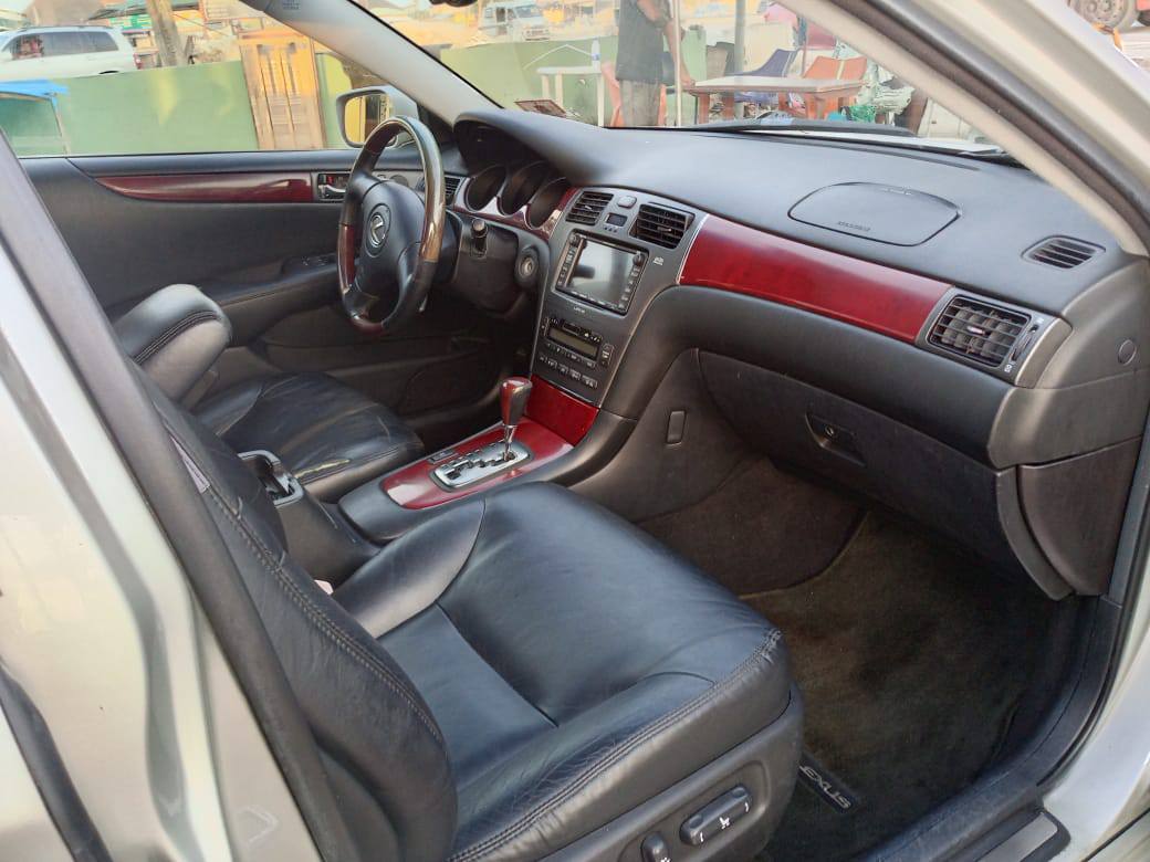 A picture of Tokunbo Very Neat Es 330 Up for Grabs 08106019690