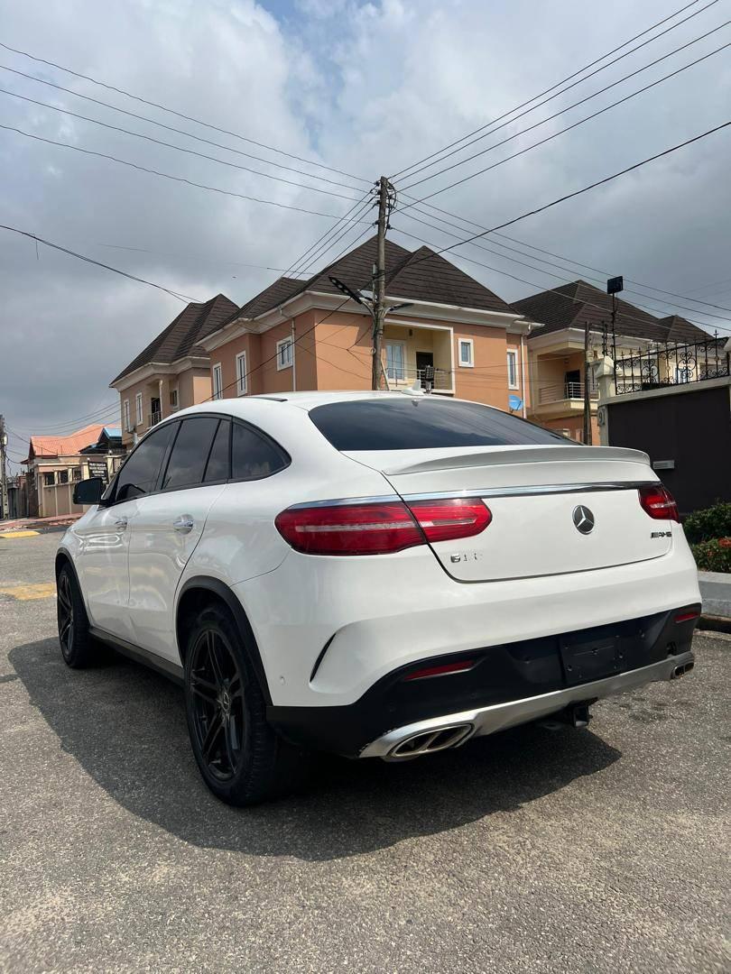 A picture of 2016 Mercedes 2016 Clean