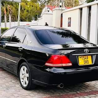 A picture of Toyota crown Athletic