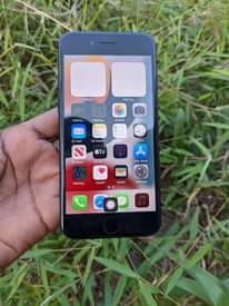 A picture of iPhone 7 plain gb32 bh78 finger saaf 0686820249
