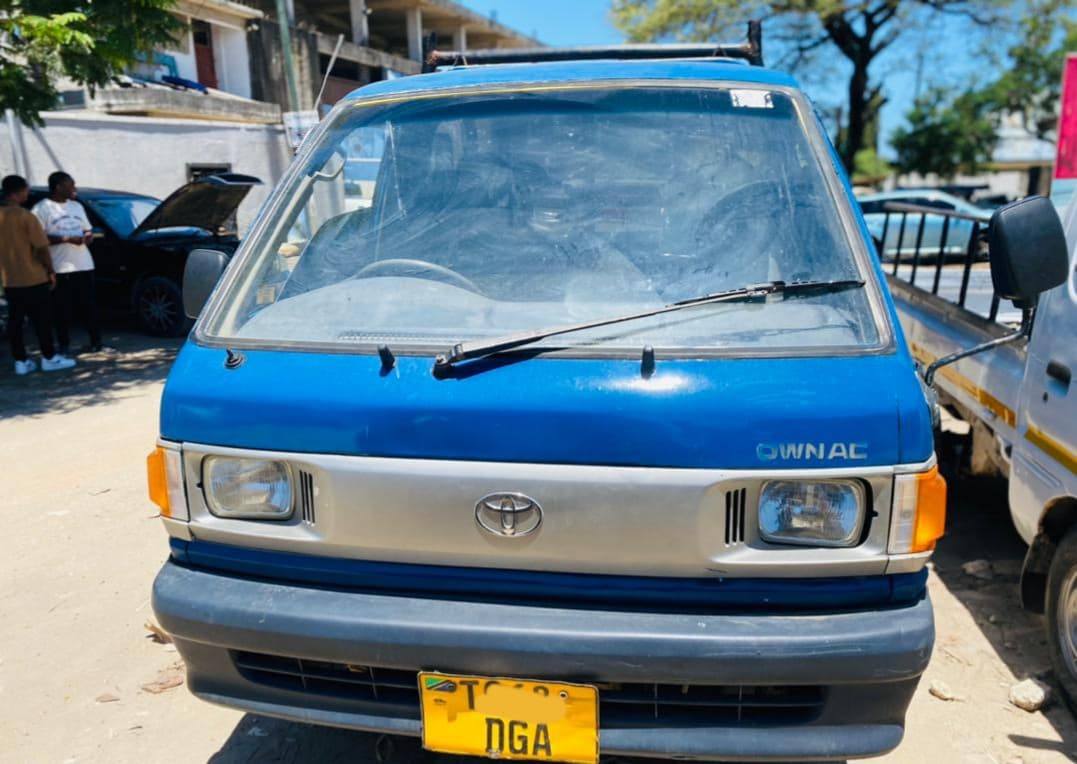 A picture of 0718814007 TOYOTA TOWNACE ENGINE 5K Caburator Manual Bei 10.8M