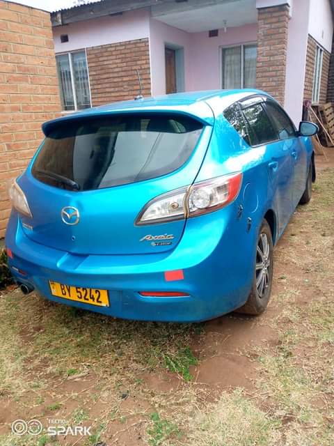 mazda axela