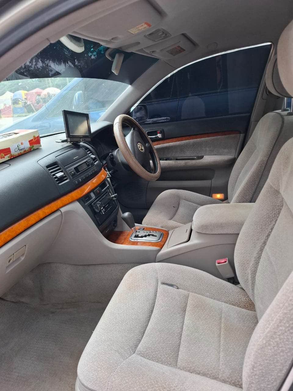 A picture of Toyota mark II GRAND