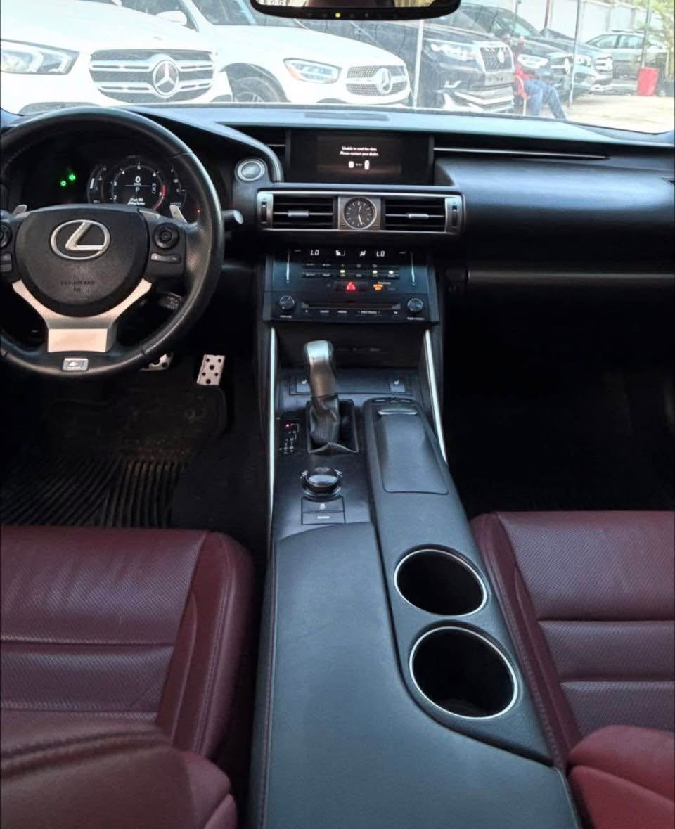 A picture of Distress Belgium standard Is250 Fsport 2014 absolutely nothing to fix