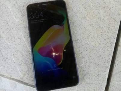 A picture of oppo a83