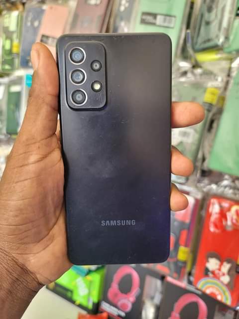 A picture of Samsung a52