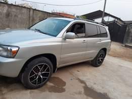 A picture of Everything soft 3 rolls location aba call 09029222468