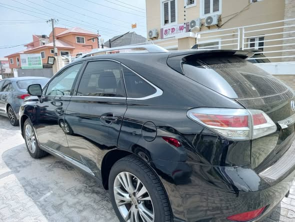 A picture of Toks lexus rx350 AWD