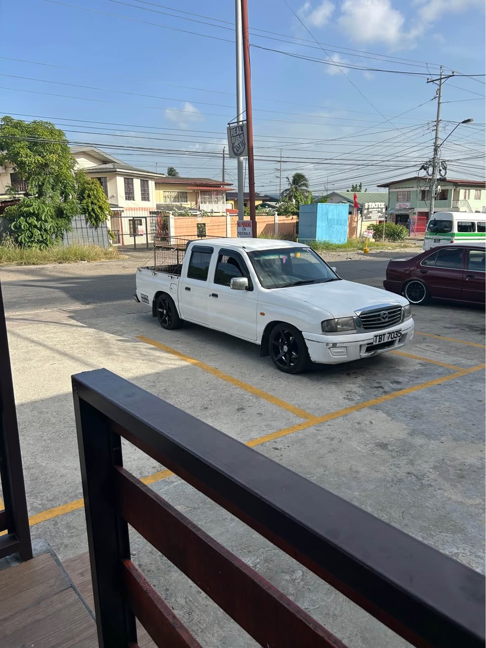 madza b2500