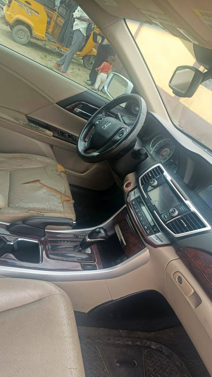 A picture of Honda Accord 2013