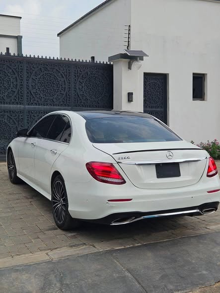 A picture of FOREIGN USED 2017 MERCEDES BENZ E 300