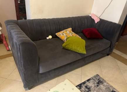 A picture of 3seater sofa