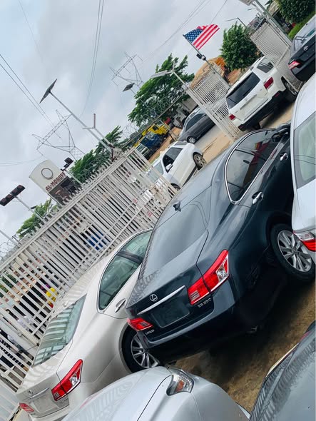 A picture of 2 UNITS OF 2011 LEXUS ES 350 AVAILABLE