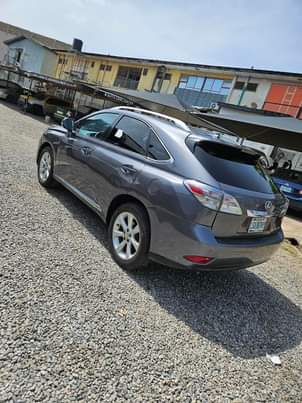 A picture of Lexus Rx350