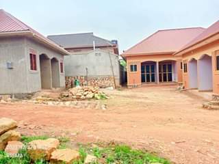 A picture of 8 double rooms for sale at kireka they make 2m