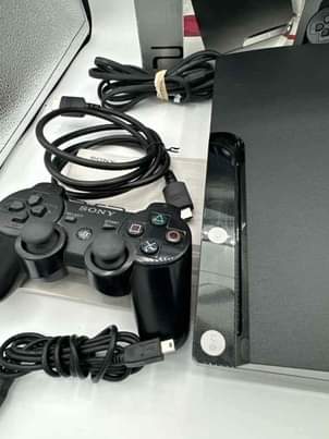 A picture of PS3 FULL SET SLIGHTLY USED