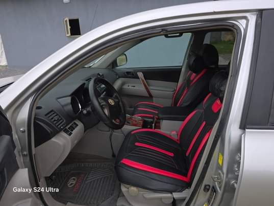 A picture of Toyota 2010 upgraded to 2012 with android screen Ac working