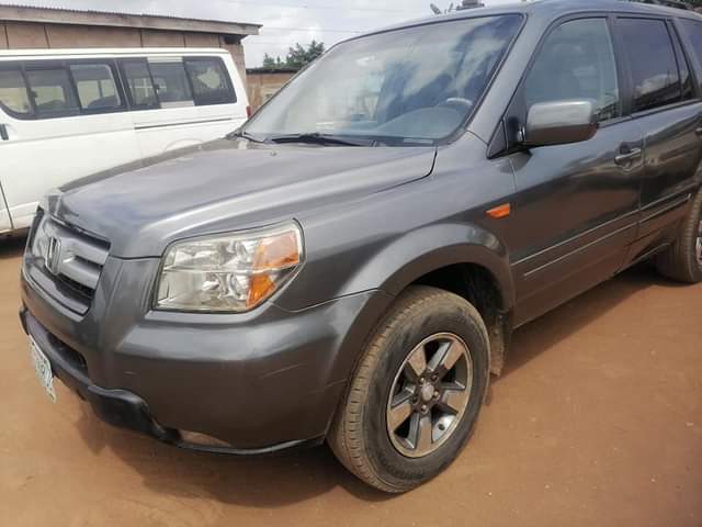A picture of HONDA PILOT 2007