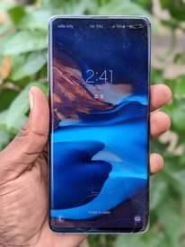 A picture of Samsung S10 plus