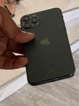 A picture of I phone 11 pro gb 256